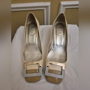 Roger Vivier Taupe & Beige Patent Leather Pumps Size 38/ US 8